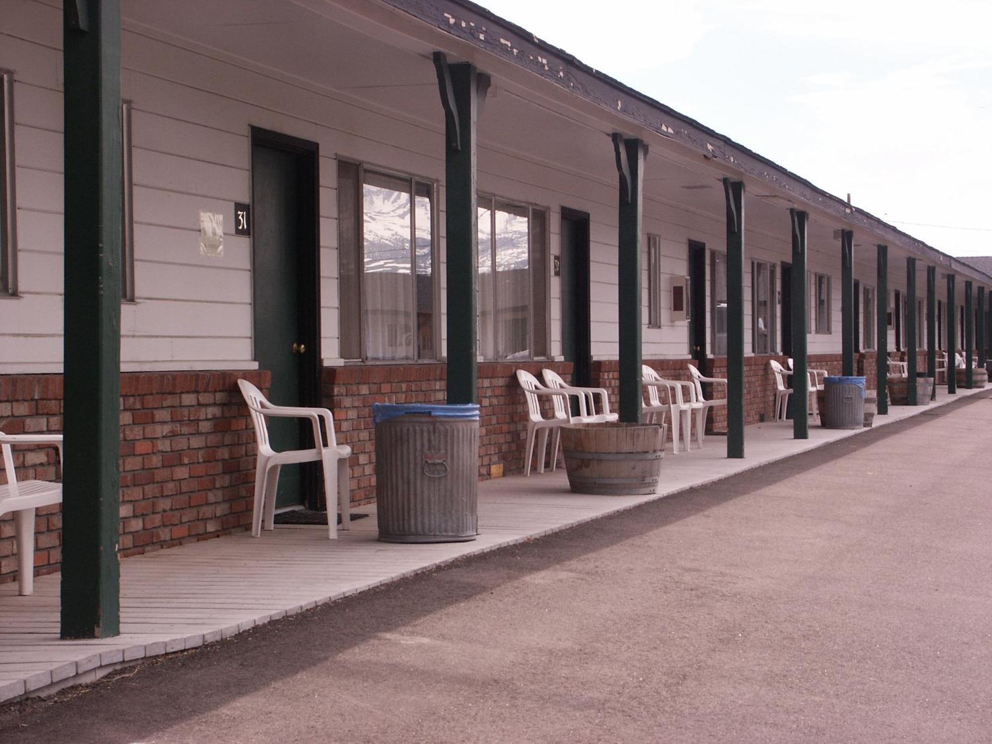 Bridgeport Inn Exterior photo