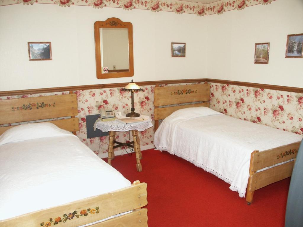 Bridgeport Inn Room photo